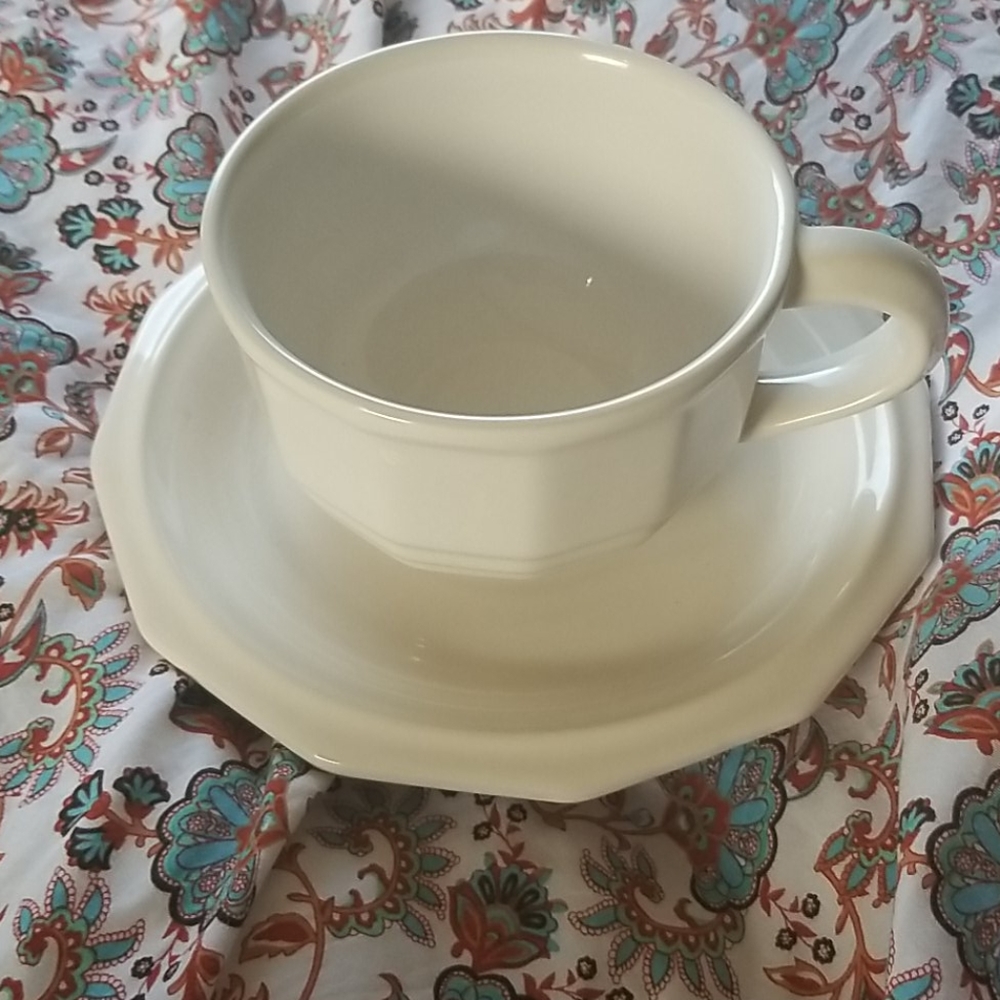 🍽 $25 SEASONAL SALE...LOTS OF DINNERS TO HOST Flawless White Classic Dishware